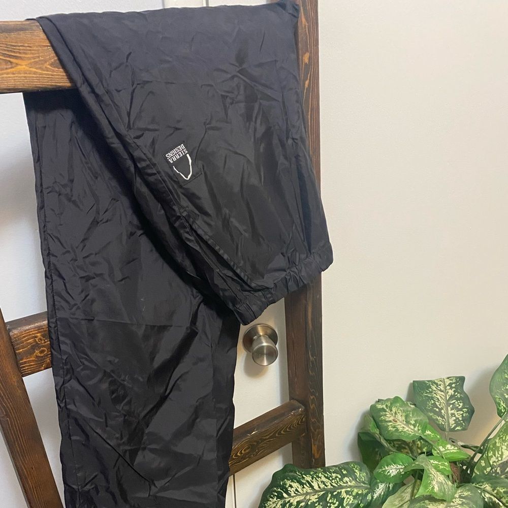 Vintage Sierra Designs Black Adjustable Ankle Nylon Sweatpants